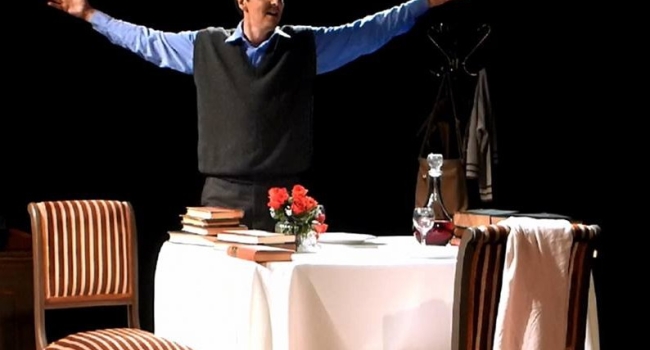 ΣΤΗ ΣΙΩΠΗ για 5 παραστάσεις