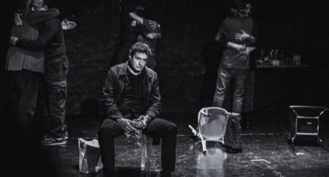 Απόντες του Βασίλη Κατσικονούρη