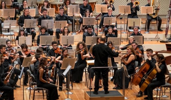 Μια συνεργασία γεμάτη νιάτα! Η Underground Youth  Orchestra  συμπράττει με τη Συμφωνική Ορχήστρα Νέων του Mannheim.