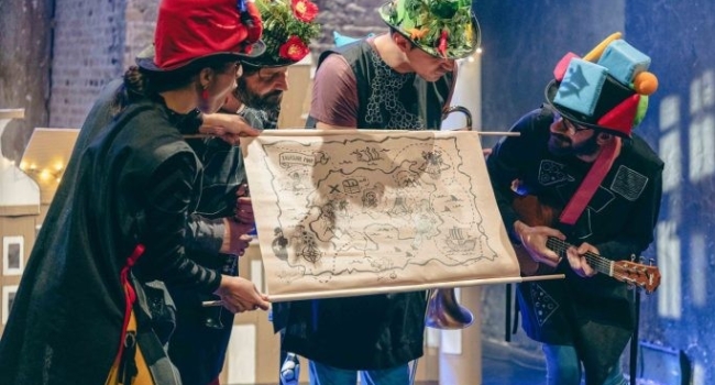 Ta Xριστουγεννιάτικα Ζαμομίνια  και η μυστηριώδης εξαφάνιση του Αη Βασίλη