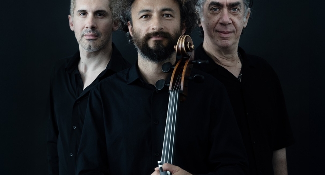 ΛΟΥΚΗΣ ΛΑΡΑΣ