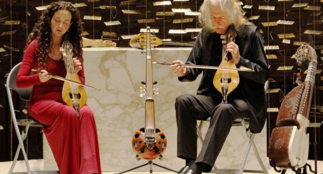 ROSS DALY & KΕΛΥ ΘΩΜΑ στο THEATRE OF THE NO