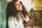 Gloria Gaynor  Σάββατο 26 Ιουλίου