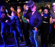 ΑΝΑΖΗΤΩΝΤΑΣ ΤΗ ΜΑΓΕΙΑ