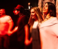 Κίτρινο Φεγγάρι: Η μπαλάντα της Λέιλα και του Λη