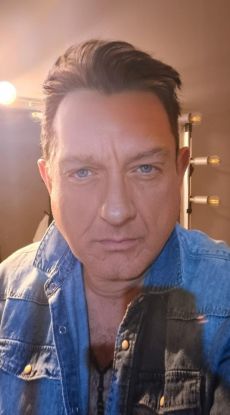 ΑΣΠΡΟΣ ΤΟΙΧΟΣ 