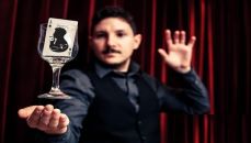 ΣΧΕΔΟΝ ΑΔΥΝΑΤΟ  MAGIC AND STAND-UP COMEDY με τον ΓΙΑΝΝΟ ΧΑΛΑΡΗ 