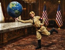 Ο ΜΕΓΑΛΟΣ ΔΙΚΤΑΤΩΡ 