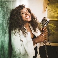 Gloria Gaynor  Σάββατο 26 Ιουλίου 