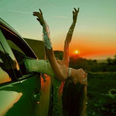 Cilia Katrali: Πυροτεχνήματα 