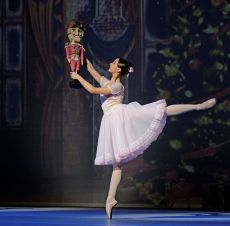 ΚΑΡΥΟΘΡΑΥΣΤΗΣ Ballet of Varna State Opera 