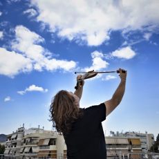 Ο Μάνος Πυροβολάκης ενώνει την Κρητική παράδοση με τη ροκ  
