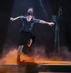 MOUNTAIN για 4 παραστάσεις 