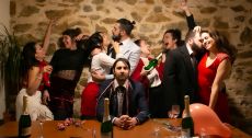 ΝΑ ΓΙΑΤΙ ΠΕΘΑΙΝΩ ΣΥΝΤΡΟΦΟΙ 