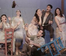 ΤΑ ΣΤΕΝΑ ΠΑΠΟΥΤΣΙΑ 