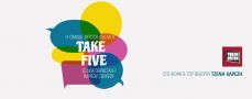 H αυτοσχεδιαστική ομάδα Take Five  στο φουαγιέ του Θεάτρου Τζένη Καρέζη 