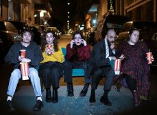 ΤΕΛΟΣ ΤΟ ΘΕΑΤΡΟ 