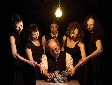 ΧΙΛΙΑ ΧΕΡΙΑ 