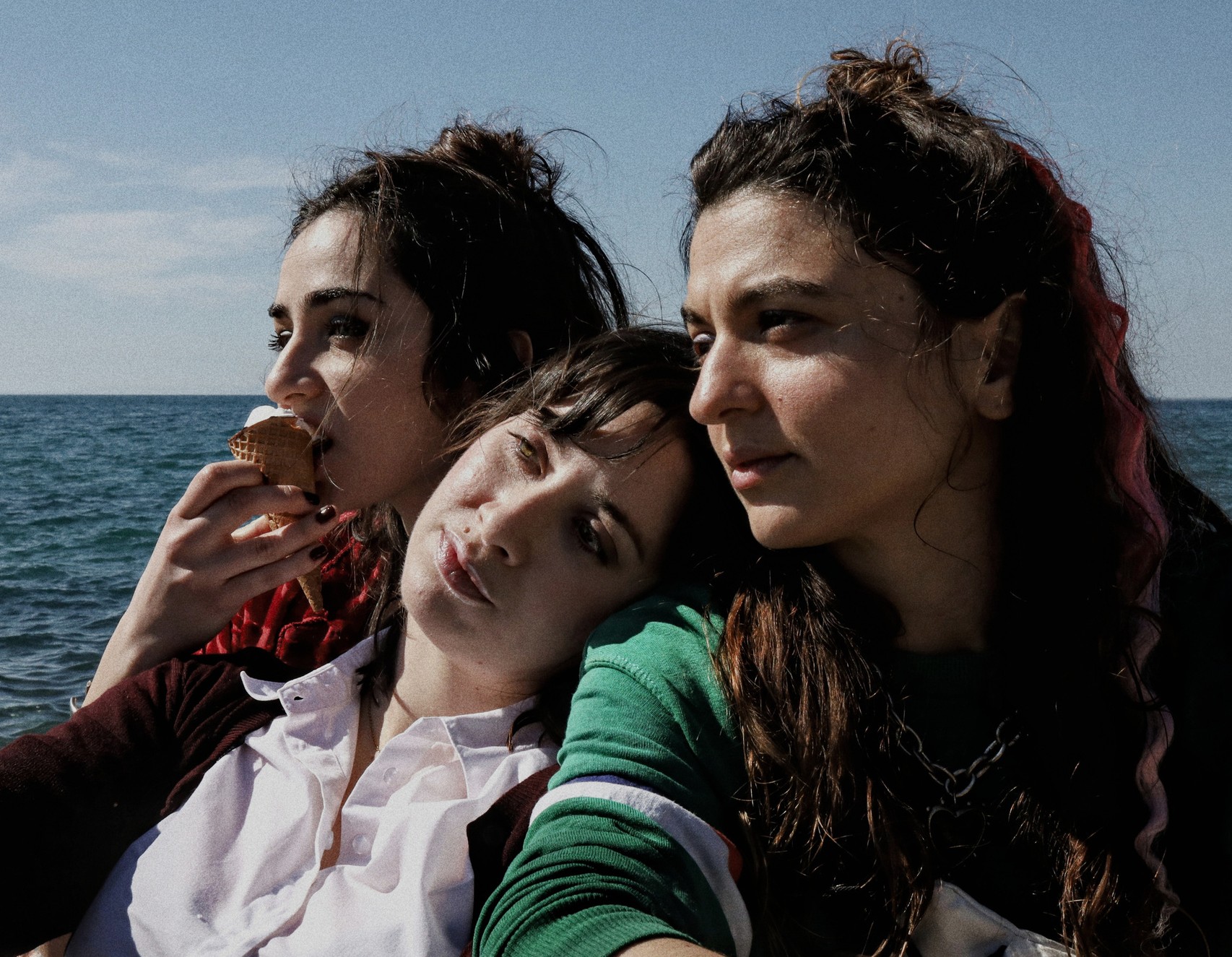 3 SISTERS BETTER DAYS WILL COME 4Anastasia Giannaki