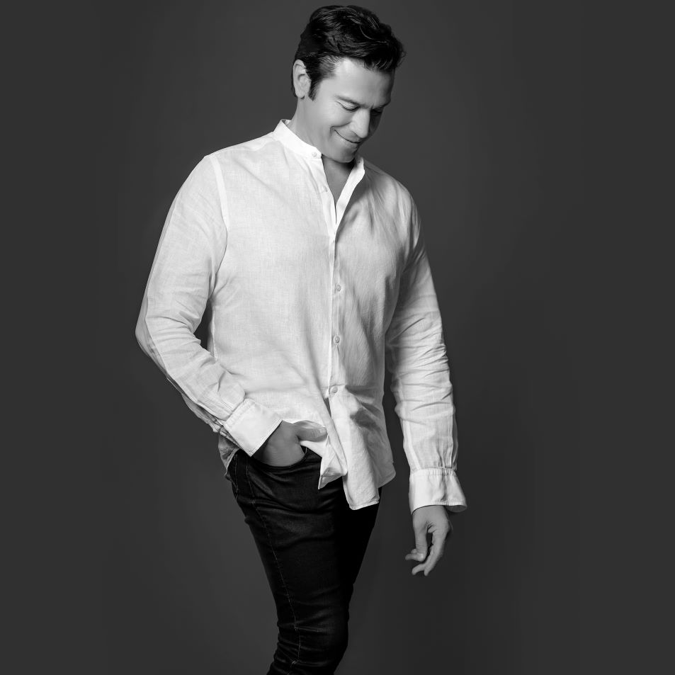 Mario Frangoulis AD 1