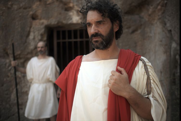 Pericles holding cape